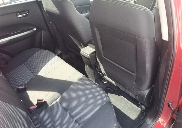 Suzuki Vitara cena 71000 przebieg: 90150, rok produkcji 2018 z Warszawa małe 92